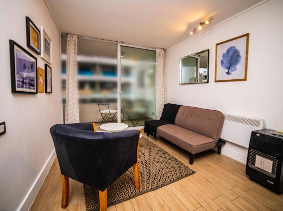 Depto Costado Clinica Condes Apartamento